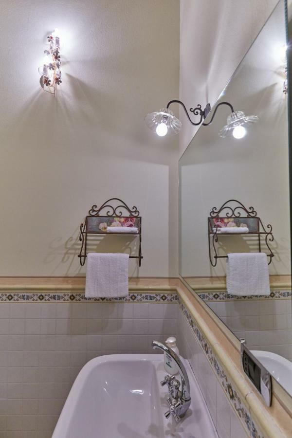 La Magnifica B&B Fauglia Bagian luar foto