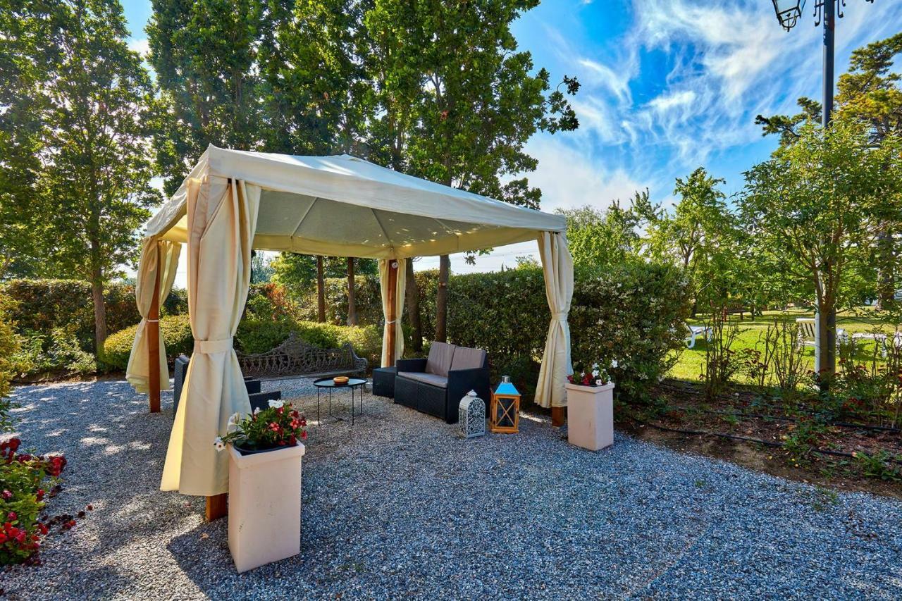 La Magnifica B&B Fauglia Bagian luar foto
